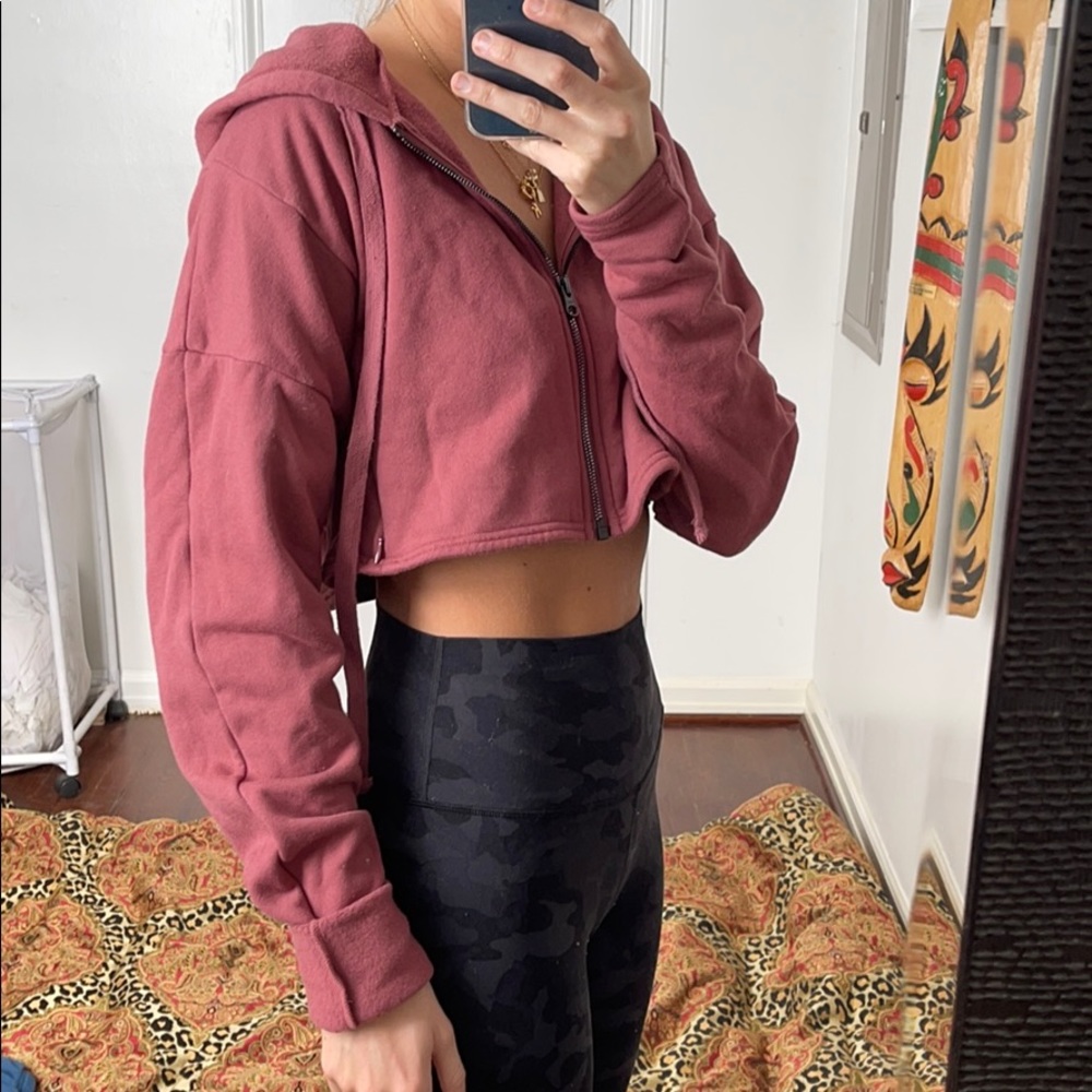 ALO Yoga Crop Zip Up